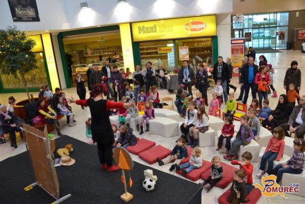 FOTO: Otroci so iskali Radovednega Gumbka